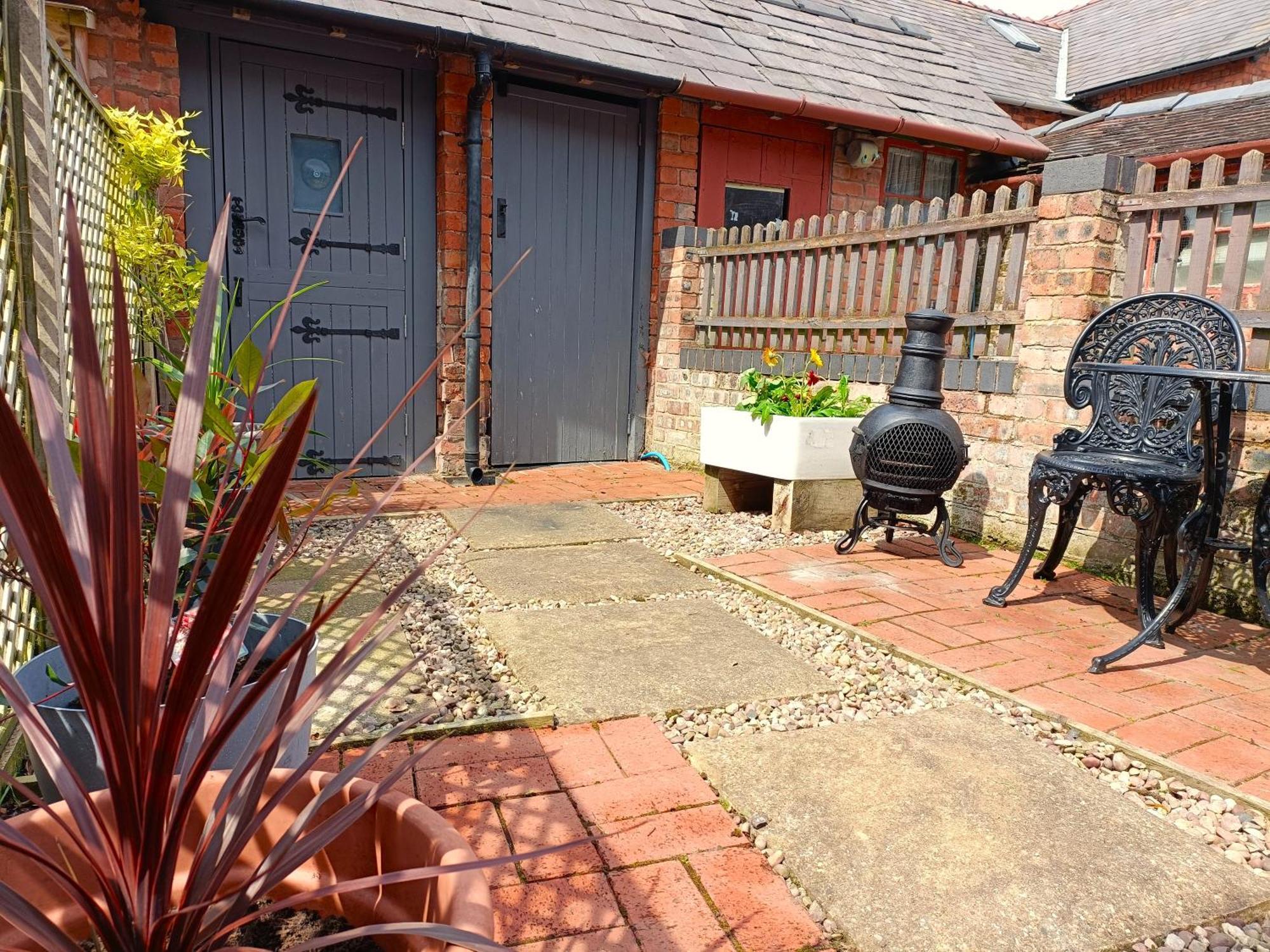Charming Terrace Home In Whitchurch Whitchurch  Exterior photo