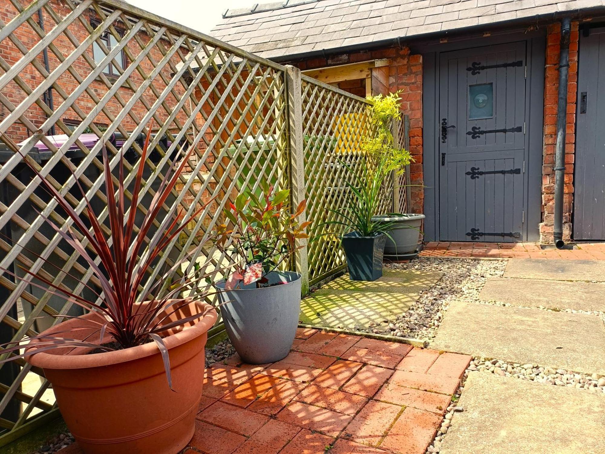 Charming Terrace Home In Whitchurch Whitchurch  Exterior photo
