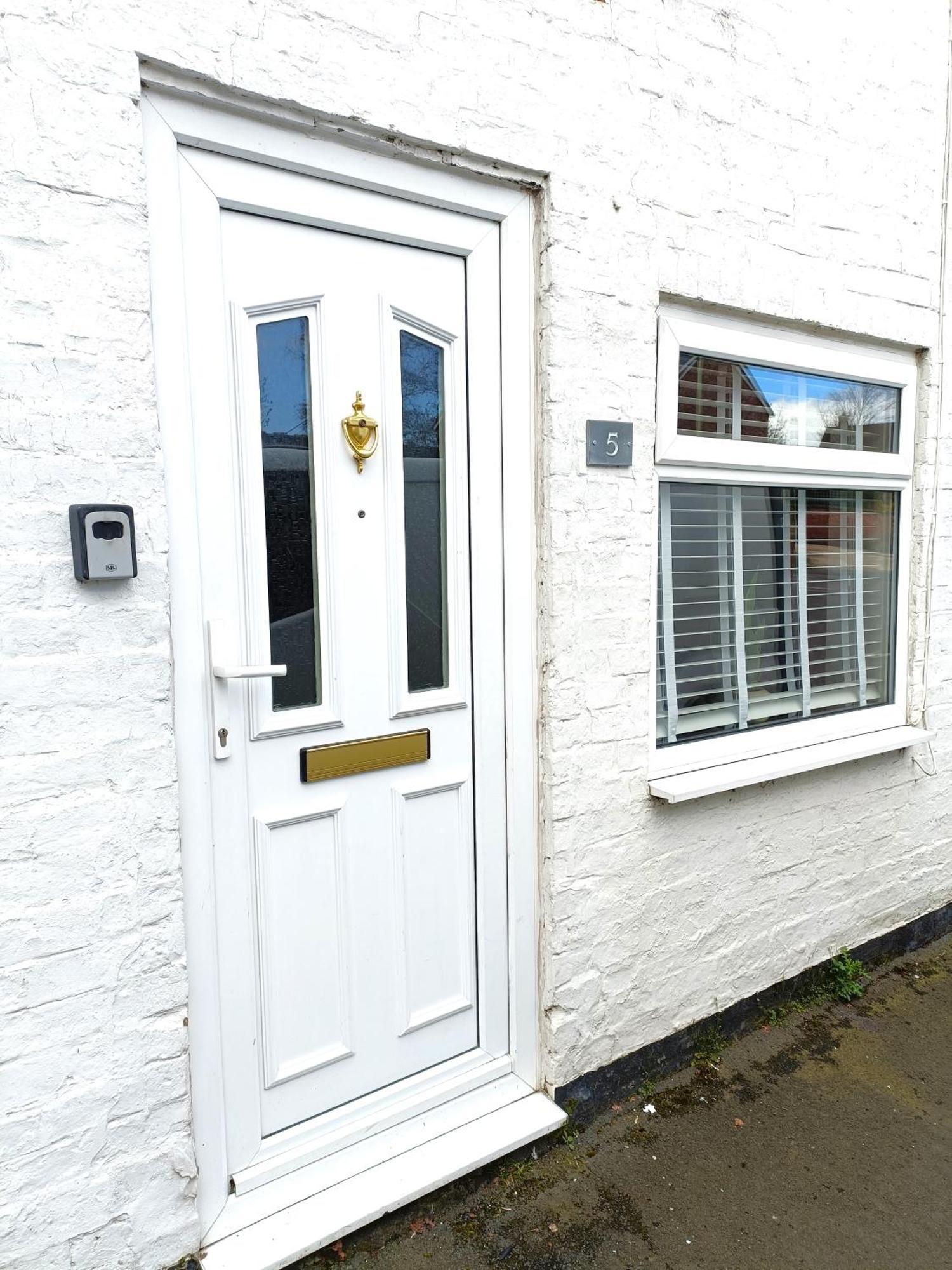 Charming Terrace Home In Whitchurch Whitchurch  Exterior photo